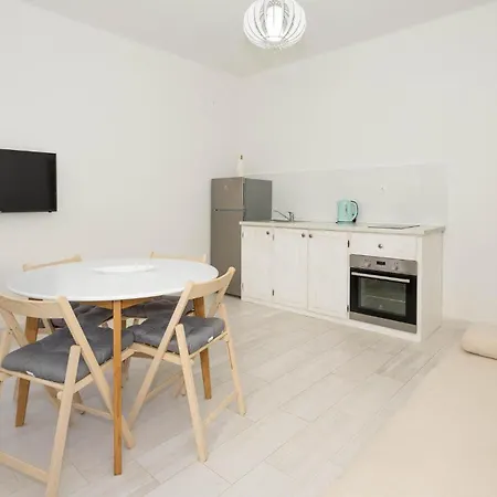 Amazing In With Kitchen *