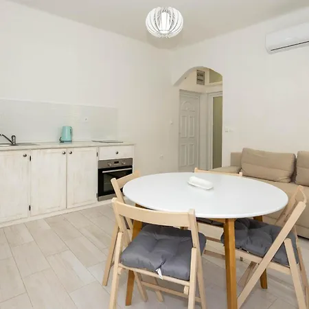 Amazing In With Kitchen Apartment Trogir