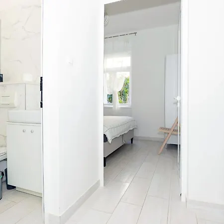 Amazing In With Kitchen Apartment